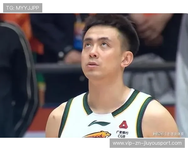 杨鸣热情高涨，辽宁启程鞍山热身赛，李晓旭赵继伟悉数出战，辽宁男篮鞍山集训