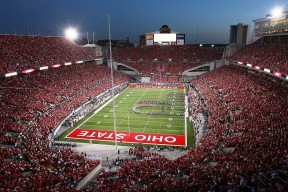 九游体育官网首页-C罗新赛季表现稳定仍为球队核心人物，c罗新造型